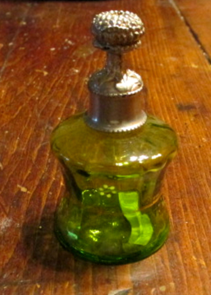 1820-1830 French Green Glass Shaker Perfume Bottle
